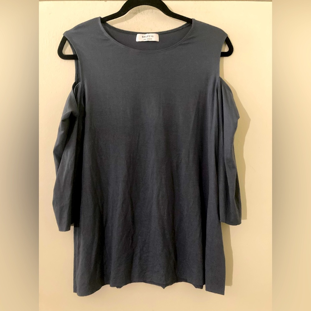 Bailey 44 Stormy Gray Blue Quarter Length Top Beautiful Shoulder Cut Outs Sz L